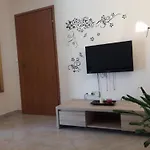 With A Swimming Pool Zbandaj, - 14154 Apartamento